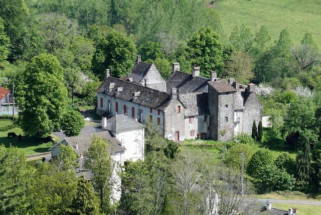 Le Chapître de Saint-Chamant, vue aérienne