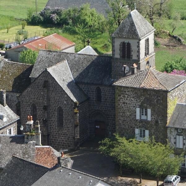 St Chamand, L'eglise et la tour de Pralat